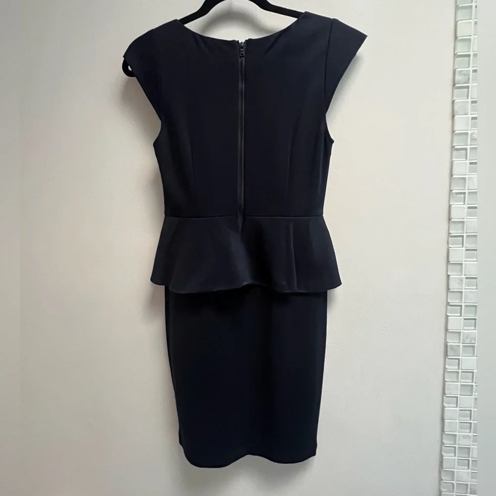 ALICE + OLIVIA Women’s Navy Blue Cap Sleeve Victoria Peplum Dress - size 6 - Picture 4 of 9